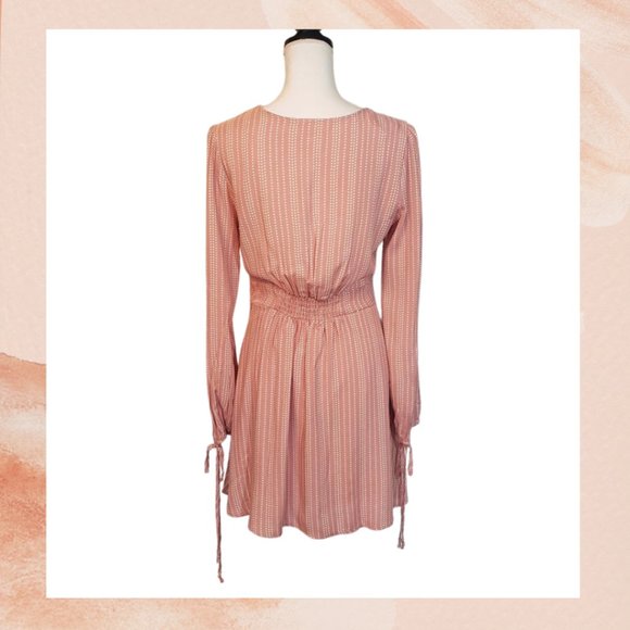 Pink Button Front Long Delicate Sleeve Mini V-Neck Dress - Picture 4 of 6